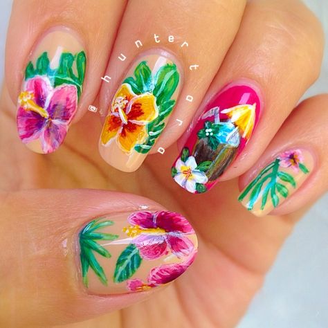 Tropical drink nails, nail art, hibiscus nails, summer nails, acrylic painting on nails Nail Art Tropical, Tropical Flower Nails, Hibiscus Nail Art, Hibiscus Nails, Nails Tropical, Tropical Nail Art, Tropical Nail Designs, Nail Art Halloween, Tropical Nails