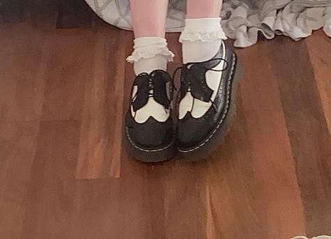 White And Black Doc Martens, Doc Marten 3989 Outfit, Black And White Dr Martens, Black And White Mary Janes, Dr Martens 3989 Outfit, 3989 Dr Martens Outfit, Dr Martens Brogues Outfit, Black And White Doc Martens, Black Brogues Outfit