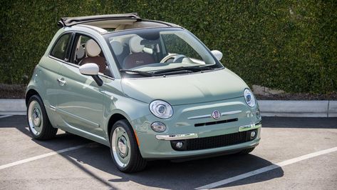 It's 1957 all over again, now in a Fiat 500 cabrio. Fiat 500 Cabrio, Fiat 500 Sport, Fiat 500 Lounge, Fiat 500c, New Fiat, Fiat Cars, Tiny Cars, Fiat Abarth, Fiat Panda