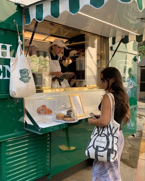 Coffee Shop Aesthetic Outdoor, French Truck Coffee New Orleans, Coffee Shop Camper, Coffee On The Go Aesthetic, Coffee Bar Truck, Coffe Trucks Idea, Food Truck Decor, Food Truck Cafe, Coffee Truck Aesthetic