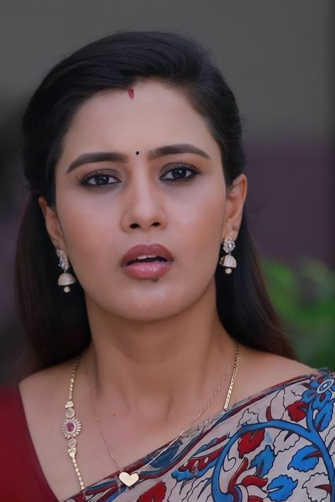 Neha Gowda Biography Kannada Serial Actress, Neha Gowda, Apurva Nemlekar, Thick Lips, Beautiful Housewife, Baby Queen, Serial Actress, Glamour Beauty, Women Photography