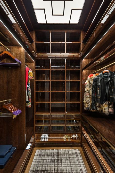 Dark Brown Closet, Closet Dark Wood, Old Money Closet, Walnut Walk In Closet, Walk In Wardrobe Dark Wood, Walk In Closet Dark Wood, Paris Apartment Interiors, Loft House Design, Dressing Room Closet