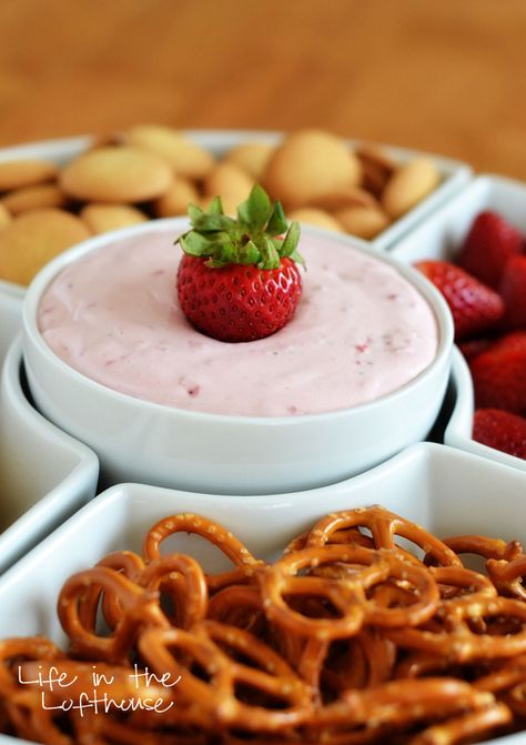 Skinny Strawberry Cheesecake Dip - Life In The Lofthouse Dessert Dips For Parties, Strawberry Cheesecake Dip, Life In The Lofthouse, Strawberry Extract, Fresh Strawberry Recipes, Strawberry Shortcake Party, Cheesecake Dip, Sweet Dips, Dessert Dips