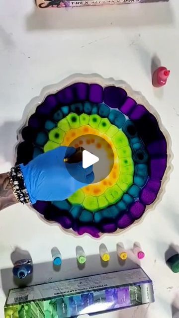 Promise Epoxy on Instagram: "You can do this too! Checkout @nitasfluidwoodworks for her different e-courses to level up your resin game 💪   #epoxyresin #resintutortial #epoxy #resin #resinartist #maker #makermind #resinart_daily #sastisfying #satisfyingvideo" Epoxy Resin Molds Diy, Resin Games, Resin Videos, Epoxy Resin Projects, 3d Epoxy, Color Epoxy, Epoxy Paint, Resin Crafts Tutorial, Diy Epoxy