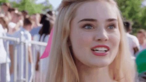 Meg Donnelly Gif, Disney Zombies, Meg Donnelly, Zombie Disney, Zombie 2, Random Memes, Animated Gif, Cool Gifs, Zombie