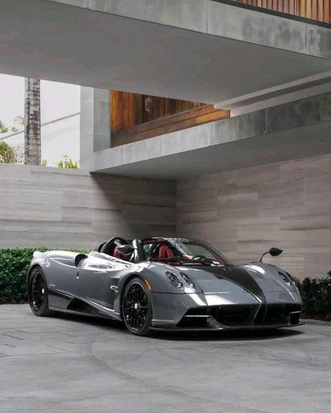 2017 Pagani Huayra Roadster Pagani Hyura, Pagani Car, Pagani Huayra Roadster, Mean Machine, Dream Car Garage, Future Vision, High End Cars, Pagani Huayra, Vroom Vroom