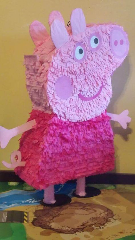 21 Fabulous Peppa Pig Party Ideas - Spaceships and Laser Beams Peppa Pig Party Ideas, Pig Party Ideas, Peppa Pig Pinata, Pig Birthday Decorations, Pig Birthday Theme, George Pig Party, Peppa Pig Birthday Decorations, Heo Peppa, Peppa Pig Party Decorations