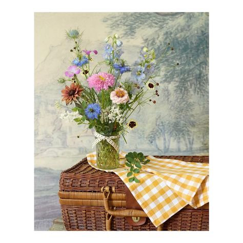 Inspired by a day of painting in the countryside, The Plein Air Picnic Jar 🎨 Tip Jar, Friends Day, Floral Studio, Home Flowers, Flower Stands, Summer Adventures, Host A Party, Flower Shop, Plein Air