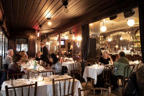 The Absolute Best Restaurants on the Upper West Side Upper West Side Restaurants, Au Poivre Sauce, New York City Shopping, Upper West Side Nyc, Steak Frites, Casual Restaurants, Beef Wellington, City Restaurants, Nyc Food