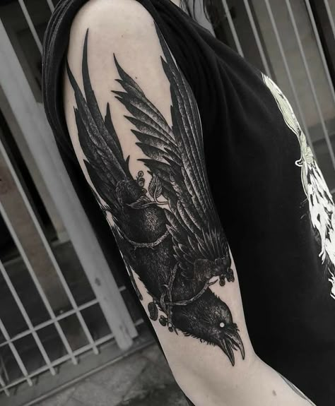 Crow Tattoo For Men, Tattoo Themes, Wicked Tattoos, Crow Tattoo, Fantasy Tattoos, Shoulder Arm Tattoos, Bicep Tattoo, Raven Tattoo, Creepy Tattoos