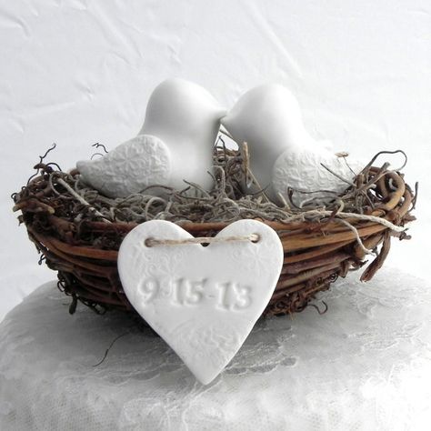 Rustic Wedding Cake Topper White Love Birds in Nest by LavaGifts Bird Theme Wedding, Wedding Cake Toppers Flowers, Birds In Nest, Bird Themed Wedding, Bird Cake Topper Wedding, Bird Cage Centerpiece, Wedding Cake Birds, Rustic Wedding Cake Toppers, Love Birds Wedding