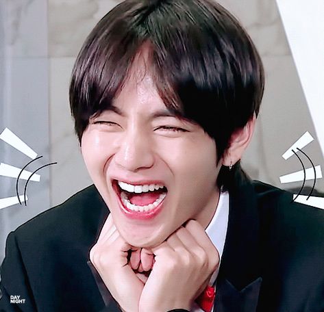 RUN #BTS ! 2018 EP.49 // #V Taehyung Clips, Gif Taehyung, Bts V Gif, V Smile, V Gif, Bts 2018, Taehyung Selca, Run Bts, Nalu