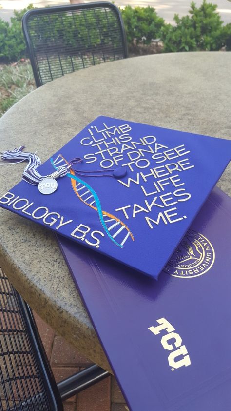 My 2017 TCU Biology graduation cap. "I'll climb this strand of DNA to see where life takes me." Biology graduation cap Microbiology graduation cap Science graduation cap Biology Graduation Cap, Science Graduation Cap, Biology Ideas, Cookies Design, Graduation Cap Ideas, College Grad Cap Ideas, Cap Graduation, College Graduation Cap Decoration, Grad Cap Designs