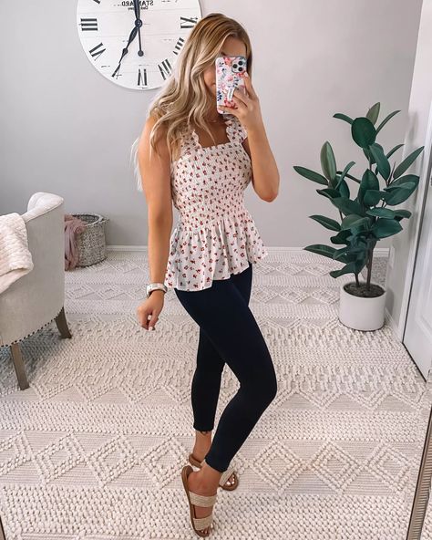 Sahm Outfits, Small Jeans, Trendy Mom Outfits, Spring Attire, Oufits Casual, Cute Spring Outfits, Domain Hosting, Summer Fashion Trends, Cute Summer Outfits