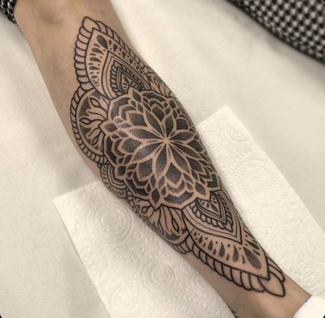 Shin Mandala Tattoo Women, Shin Tattoo Mandala, Shin Tattoos For Women Mandala, Shin Mandala Tattoo, Ornamental Shin Tattoo, Shin Mandala, Mandala Shin Tattoo, Front Shin Tattoo For Women, Calf Tattoo Ideas