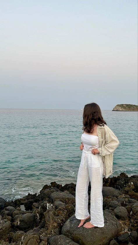 Linen Pants Winter, White Linen Pants Outfit, Cream Linen Pants, Linen Outfit, Linen Pants Outfit, Europe 2024, Church Camp, Beach Fits, White Linen Pants