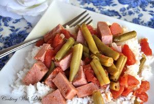 Even if you don't care for Spam, you'll love it in this easy-to-make dish. Poor Man's Spam is a budget-friendly recipe for dinner that has been passed down through generations. It includes Spam, green beans, tomatoes, and onions. Spam Recipes Dinners, Spam Recipes, Island Food, Man Food, Frugal Meals, Cheap Eats, Budget Friendly Recipes, Cheap Meals, Vintage Recipes