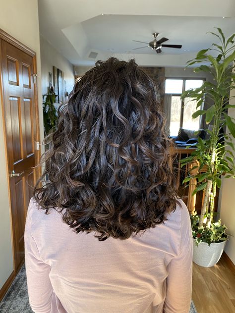 Wavy Hair Back View, Curly Hair Back View, Hair Back View, Naturally Wavy Hair, Wavy Curls, Natural Wavy Hair, Curly Girl Method, Hair Back, Hair Images