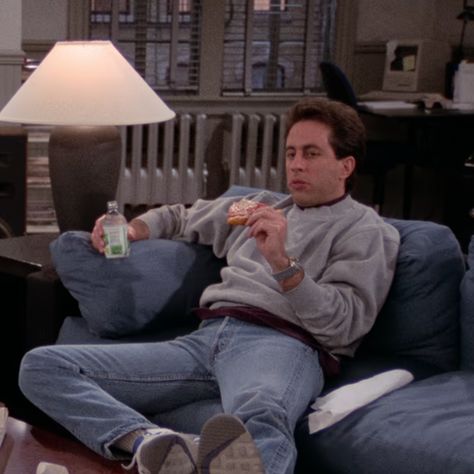 Jerry Seinfeld Style, 90s Sitcom Aesthetic, Jerry Seinfeld Outfits, Jerry Core, Jerry Seinfeld 90s, 90s Sitcom Fashion, Seinfeld Fashion, Seinfeld Outfits, Seinfeld Aesthetic