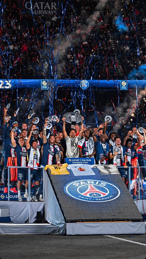 Paris Saint Germain Fc, Football Is Life, Soccer Pictures, Paris Saint, Paris Saint-germain, 4 Photos, Saint Germain, Love Wallpaper, Picture Wall