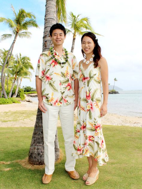 Matching Hawaiian Clohthing for Family Hawaiian Outfits Women, Hawaiian Dresses For Women Party, Hawaiian Outfit Ideas, Hawaiian Dresses For Women, Hawaiian Party Outfit, Matching Hawaiian Outfits, Resort Attire, Hawaiian Outfit Women, Honeymoon Essentials