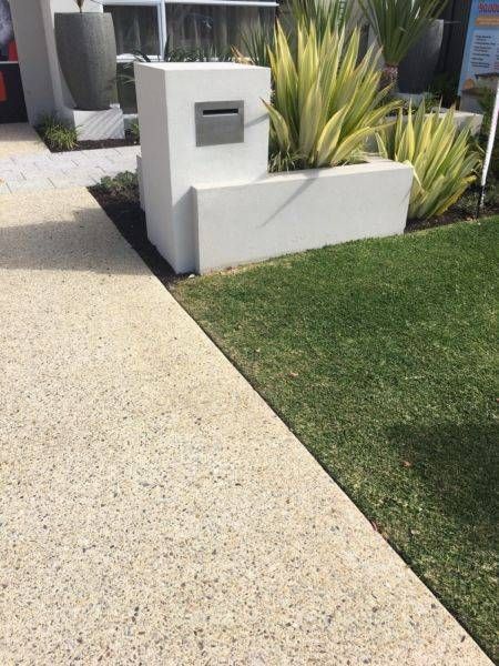 Contemporary Landscaping Front Yard, Rendered Mailbox Ideas, Modern Mailbox Landscaping, Modern Letterbox Ideas, Modern Stucco Mailbox Ideas, Mailbox Ideas Australia, Letterbox Garden Ideas, Brick Letter Box, Modern Brick Mailbox Ideas