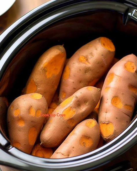 Dump whole sweet potatoes in slow cooker & get a delicious 'baked' delight Potatoes In Slow Cooker, Crock Pot Sweet Potatoes, Cooking Baked Potatoes, Slow Cooker Kitchen, Slow Cooker Easy, Sweet Potato Recipes Baked, Slow Cooker Sweet Potatoes, Slow Cooker Potatoes, Crock Pot Potatoes