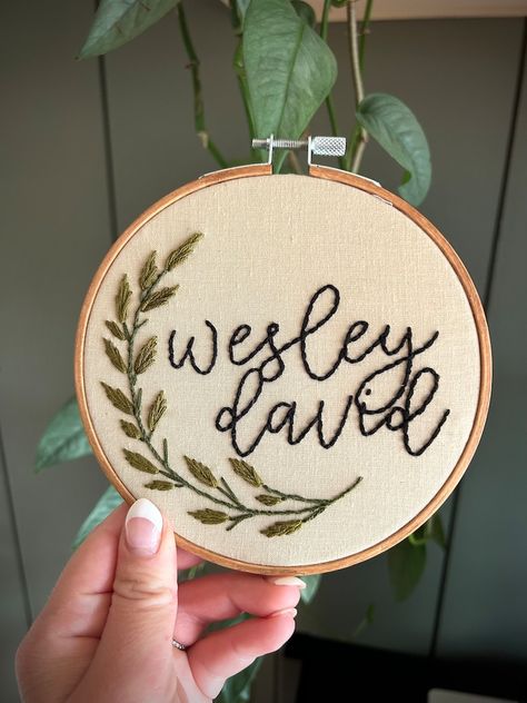 Hand Embroidered Name Hoop, Personalized Embroidery Hoop, Baby Name Announcement, Leaf Embroidery, Embroidery Hoop, Birth Announcement Sign - Etsy Embroidered Name Onesie, Christmas Name Embroidery, Embroidered Birth Announcement, Embroidery For Nursery, Nursery Embroidery Ideas, Oval Embroidery Hoop Ideas, Personalized Embroidery Gifts, Little Boy Embroidery Ideas, Embroidery Baby Announcement