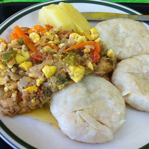 ackee and saltfish, dumplings and yam Ackee And Saltfish, Ital Food, Jamaica Food, Jamaican Cuisine, Jamaican Dishes, Dumplings Recipe, Healthy Food Dishes, Island Food, Healthy Food Motivation