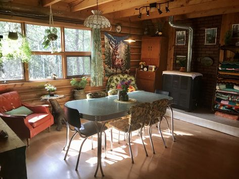 70s Kitchen Table, 70s Kitchen, Dining Room Chandelier, House Inspo, Dream Home Design, Kitchen Table, Dining Table In Kitchen, Breakfast Bar, Dining Room