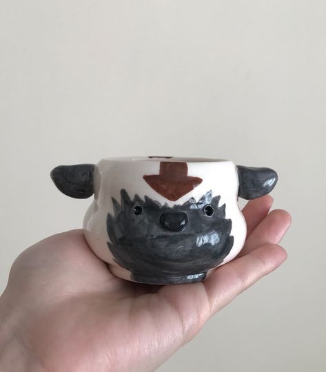 Excited to share the latest addition to my #etsy shop: Appa Avatar The Last Airbender Handmade Ceramic Planter PREORDER | Pot | Hadmade Ceramic Pot https://etsy.me/3tAmTP5 #ceramic #animal #handmadepot #ceramicpot #ceramicplanter #appapot #appaceramic #appaplanter #cut Avatar The Last Airbender Ceramic, Appa Pottery, Appa Avatar, Handmade Ceramic Planters, Pottery Painting Designs, Clay Diy Projects, Pinch Pots, Pottery Crafts, Diy Pottery