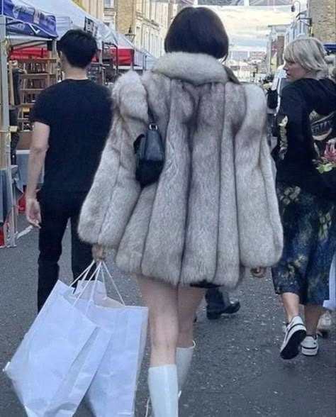 Fur Coat Outfit, Coat Outfit, Coats Women, Fur Coats Women, Fur Fashion, Coat Women, White Fox, Fur Coats, Faux Fur Coat