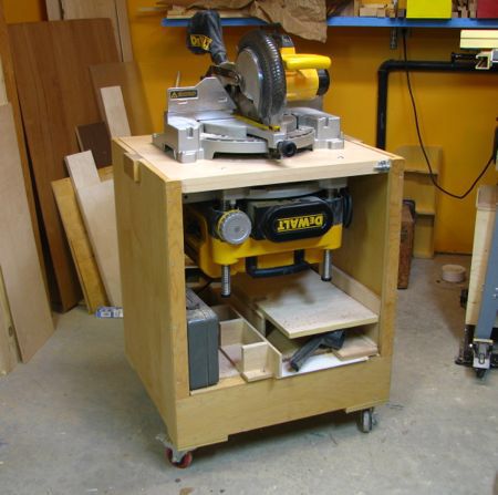 Portable Workshop, Planer Stand, Workshop Table, Workbench Table, Workbench Plans Diy, Workshop Plans, Work Benches, Woodworking Shop Plans, Tool Stands