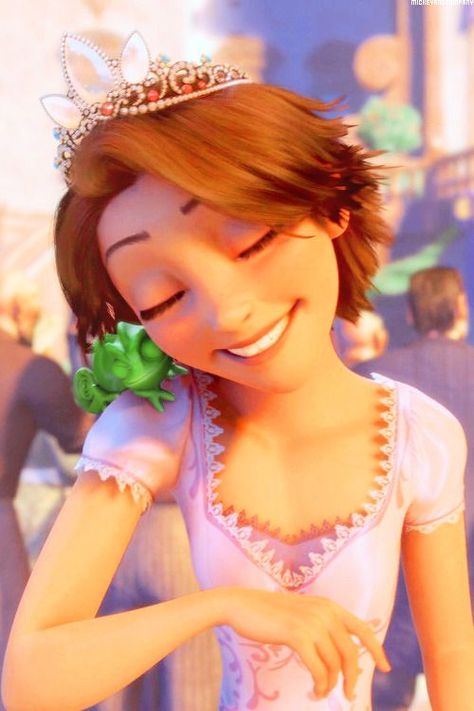 Rapunzel Short Hair, Princesa Rapunzel Disney, Foto Disney, Rapunzel And Eugene, 디즈니 캐릭터, Prințese Disney, Flynn Rider, Film Disney, Princess Rapunzel