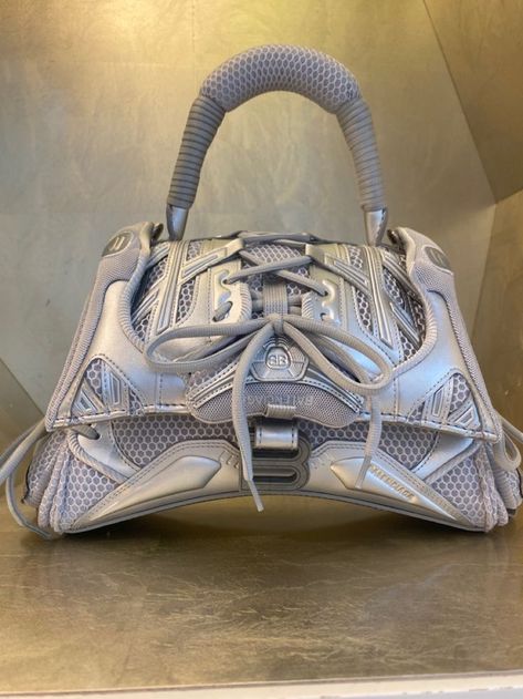 #sleepdebt Balenciaga Shoes Outfit, Balenciaga Aesthetic, Fashion Journalism, Bags Balenciaga, Fancy Purses, Grow Bags, Balenciaga Shoes, Balenciaga Bag, Balenciaga Designer