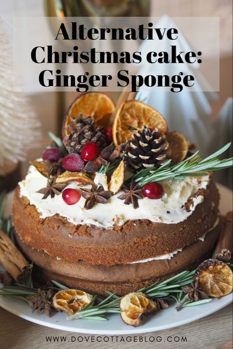 Alternative Christmas Cake, Cake With Toppings, Traditional Fruit Cake, Sponge Cake Decoration, Christmas Cake Recipe, Sponge Recipe, Quick Cake, Baking Goods, Ginger Cake