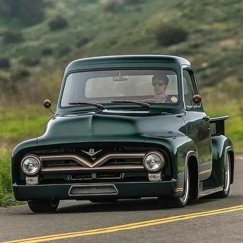 Classic Ford Trucks, Old Ford Trucks, Old Truck, Truck Yeah, Old Pickup Trucks, Ford F100, Classic Pickup Trucks, Rolls Royce Phantom, Ford Pickup Trucks