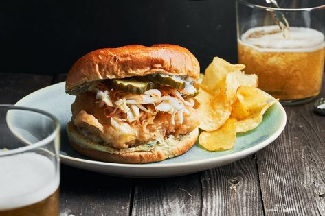 Delish Fried Fish Sandwich, Fish Sandwich Recipes, Sauce Tartare, Fish Burger, Pickle Butter, Fish Sandwich, Tartar Sauce, Fried Fish, Sandwich Recipes