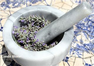 How to Make Lavender Essential Oil: crush lavender seeds to break them open, soak in vodka and agitate a bit for three days, strain out seeds and place liquid in open air with coffee filter protecting it for a week. You are left with oil Make Lavender Essential Oil, California Gardening, Autogenic Training, Foot Soaks, Lavender Seeds, Natural Recipes, Mortar Pestle, Making Essential Oils, Diy Essentials