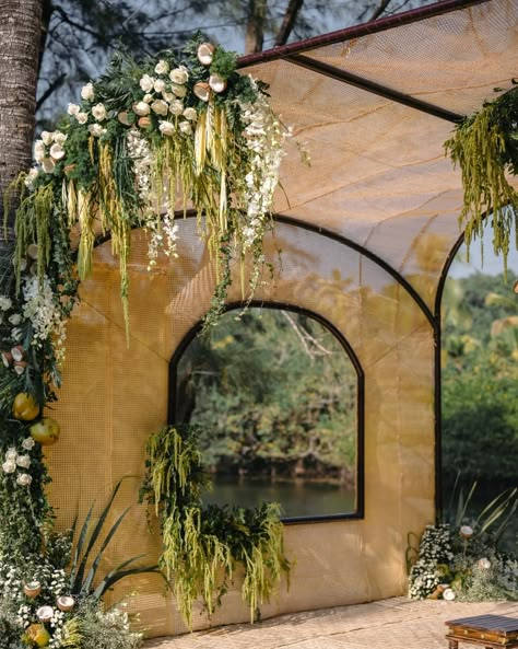 The joy of watching everything come together for our couple is unmatched. The houseboat-inspired mandap was a true blend of Kerala’s traditions and natural beauty. Hanging coconuts swayed gracefully, while the traditional malle poo flowers, symbols of femininity and womanhood, added a delicate touch. Planning and decor - @totheaisle_weddings 📸 - @theyellowdraft #ToTheAisle #ToTheAisleWeddings #WalkToTheAisle . #IndianWeddingdesigners #WeddingDecor #Decor #Taj #Devigarh #WeddingPhotography... Kerala Wedding Decor, Oak Decor, Kali Puja, Kerala Wedding, Mandap Decor, Modern Wedding Decor, Decor 2024, Event Management, Modern Wedding