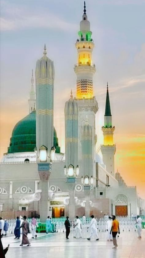 Makkah And Madina Wallpaper, Makka Madina Ka Photo, Madina Sharif Beautiful Pic, Mecca Images, Khana Kaba, Feel Good Pictures, Madina Sharif, Medina Mosque, Conceptual Photo