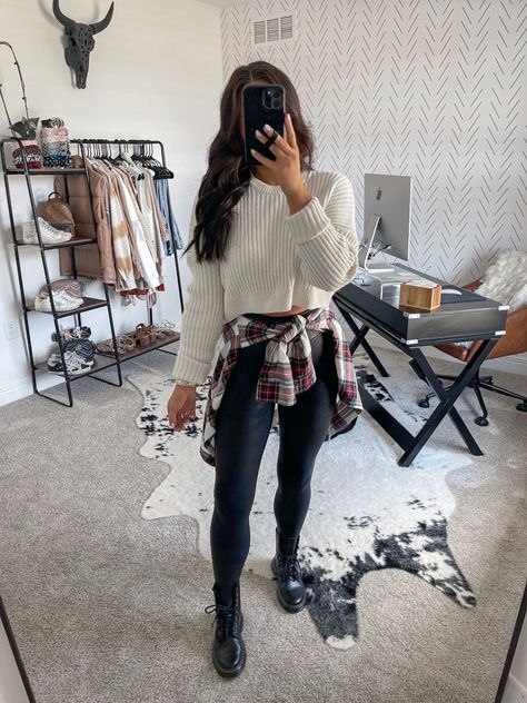 Flannel Around Waist Outfit Fall, Docs And Leggings Outfit, Flannel Around Waist Outfit, Casual Leather Leggings Outfit, Fall Doc Martens, Flannel Around Waist, Doc Martens Outfit Winter, Sweater And Leggings Outfit, Comfy Casual Fall Outfits