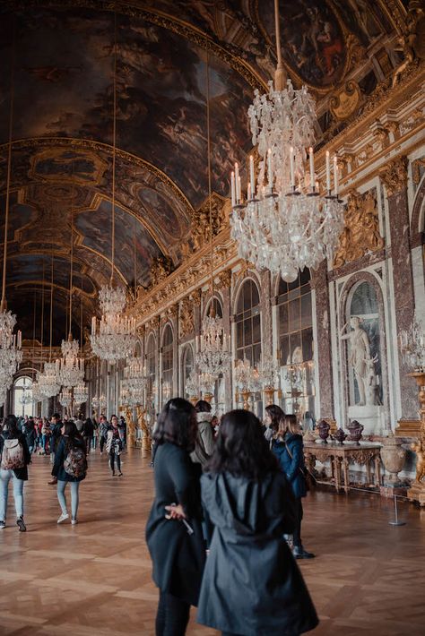 Discovering Versailles with Fat Tire Tours - Ink & Fable Tour Guide Job Aesthetic, Versailles Palace Photo Ideas, Versailles Winter, Versailles Garden Aesthetic, Palace Of Versailles Instagram Pictures, Versailles Show, Versailles Garden, Hall Of Mirrors, Paris Tours