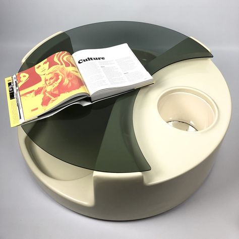 For sale: Rare Space Age coffee table by Astarte Milano, 1970's | #vntg #vintage Space Age Coffee Table, Space Age Furniture, Maximalist Style, Maximalism, Space Age, Interior Inspo, Vintage Aesthetic, Round Rugs, Creative Decor