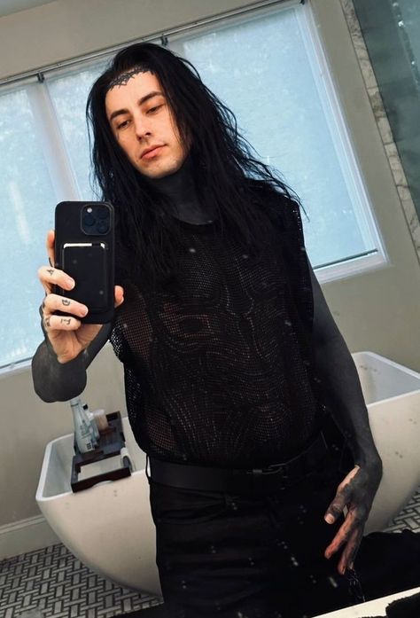 Ronnie Radke Long Hair, Ronnie Radke 2023, Ronnie Radke 2024, Ronny Radke, Ronnie Radke Wallpaper, Curco Vein, Emo Men, Ronnie Radke, Falling In Reverse