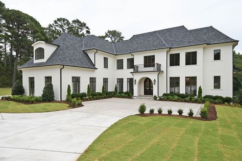 2020 Parade Home ST. CLAIR CONSTRUCTION GROUP Glass Bifold Doors, Glass Front Door, Entry Foyer, Raleigh Nc, Brick House, Green Building, Gated Community, Real Estate Brokerage, Luxury Real Estate