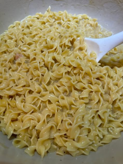 CREAMY CAFETERIA NOODLES Noodles With Cream Of Chicken Soup, Creamy Cafeteria Noodles, Lunch Lady Noodles, Thanksgiving Noodles, Lunch Lady Recipes, Egg Noodle Side Dish, Cafeteria Noodles, Egg Noodle Dishes, Lunch Noodles