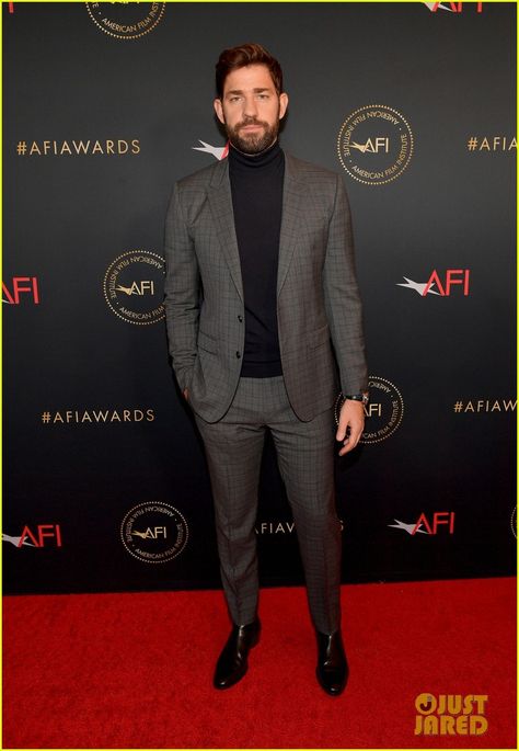 Red Carpet Casual, Roll Neck Sweater Outfit, Grey Suit Black Shirt, Casual Outfits Men, Men Suit Outfit, Mens Christmas Party Outfit, Grey Suit Men, I'm Single, Jim Halpert