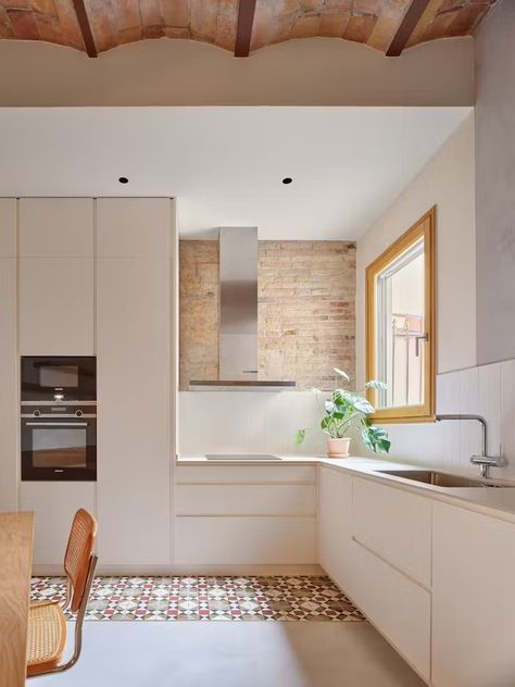 Budget Breakdown: A €46K Reno Digs Deep to Unearth a Barcelona Apartment’s Many Charms - Dwell Architectural Digest Kitchen, Barcelona Apartment, Modernist House, Condo Kitchen, Design Your Kitchen, Mediterranean Decor, Apartment Renovation, Tiles Design, Interior Renovation