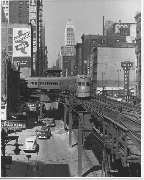 Electroliner at Tower 12 | Flickr - Photo Sharing! Chicago Transit Authority, Chicago Vintage, Chicago Heights, Chicago Pictures, Metro Rail, Chi Town, Chicago History, Chicago Photos, Chicago Architecture